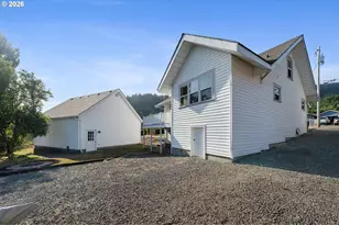 207 Cypress Ave, Garibaldi, OR 97118 - Photo 27