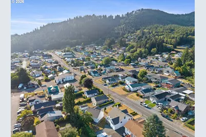 207 Cypress Ave, Garibaldi, OR 97118 - Photo 33