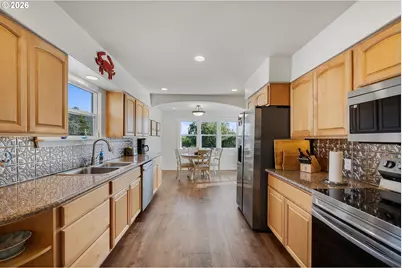 207 Cypress Ave, Garibaldi, OR 97118 - Photo 9