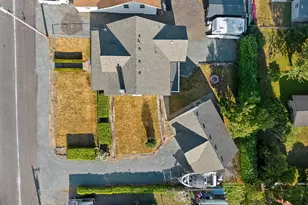 207 Cypress Ave, Garibaldi, OR 97118 - Photo 3