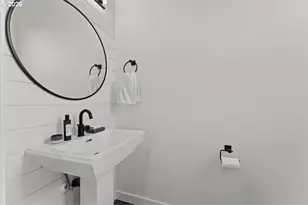 601 SE Spokane St, Portland, OR 97202 - Photo 9