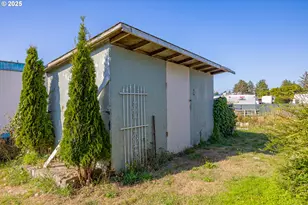 91319 Grinnell Ln, Coos Bay, OR 97420 - Photo 25