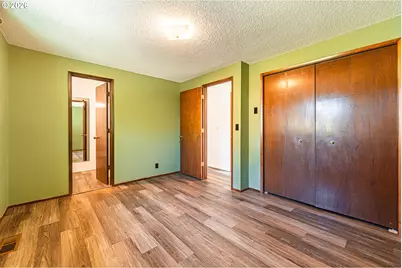 6323 B St, Springfield, OR 97478 - Photo 13