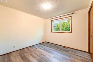 6323 B St, Springfield, OR 97478 - Photo 11
