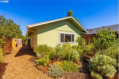 6323 B St, Springfield, OR 97478 - Photo 29