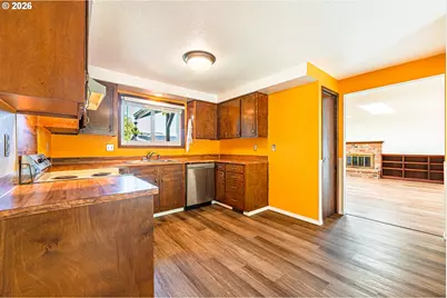 6323 B St, Springfield, OR 97478 - Photo 9