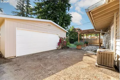 9768 SE 66th Ave, Milwaukie, OR 97222 - Photo 33