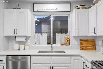 337 Arvilla Ct, Sutherlin, OR 97479 - Photo 9