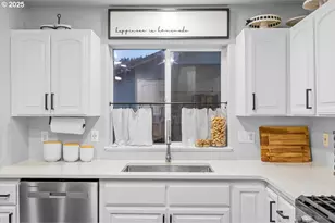 337 Arvilla Ct, Sutherlin, OR 97479 - Photo 9