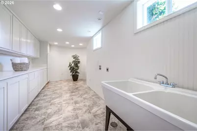 2196 Olive St, Eugene, OR 97405 - Photo 29