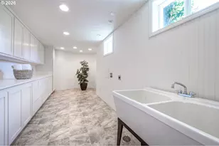 2196 Olive St, Eugene, OR 97405 - Photo 29