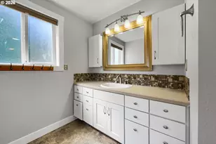21130 SW Murphy St, Beaverton, OR 97078 - Photo 25