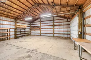 21130 SW Murphy St, Beaverton, OR 97078 - Photo 35