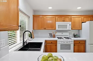 2174 NE 13th Ave, Hillsboro, OR 97124 - Photo 9