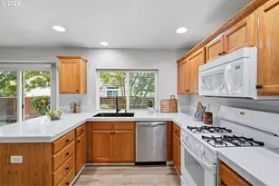 2174 NE 13th Ave, Hillsboro, OR 97124 - Photo 7