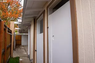 11803 SE Division St, Portland, OR 97266 - Photo 15