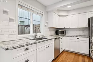 892 SE 54th Ave, Hillsboro, OR 97123 - Photo 27