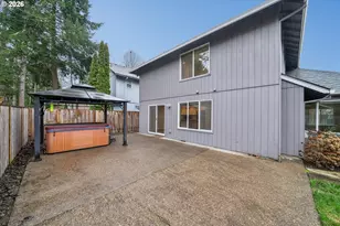 892 SE 54th Ave, Hillsboro, OR 97123 - Photo 41