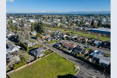 2589 N Lydia Loop, Hubbard, OR 97032 - Photo 5