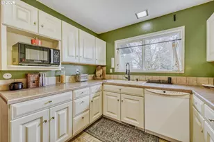 15820 NE Broadway, Portland, OR 97230 - Photo 9