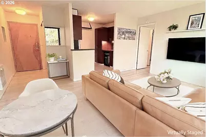 2020 SW Main St #402, Portland, OR 97205 - Photo 3