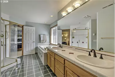 2764 NE Lindsey Dr, Hillsboro, OR 97124 - Photo 21