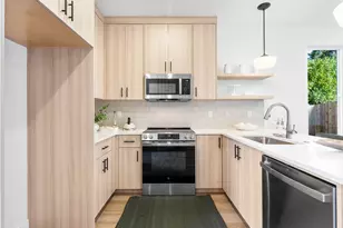 1243 SW Hume Ct, Portland, OR 97219 - Photo 7