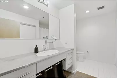 915 SE 35th Ave #205, Portland, OR 97214 - Photo 15