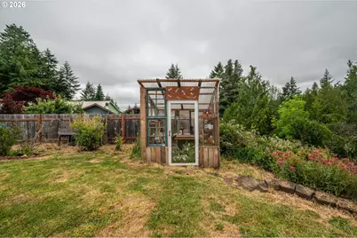 1819 Spruce St, Myrtle Point, OR 97458 - Photo 11