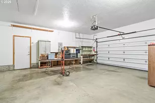 964 SE 27th St, Troutdale, OR 97060 - Photo 43