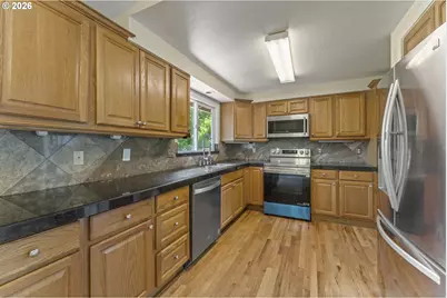 13920 SE Bush St, Portland, OR 97236 - Photo 9