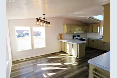 401 W Trimble St, Condon, OR 97823 - Photo 9