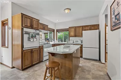 7829 SW 174th Pl, Beaverton, OR 97007 - Photo 15