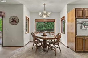 7829 SW 174th Pl, Beaverton, OR 97007 - Photo 13