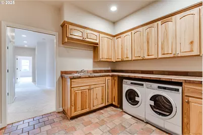 875 Sand Ave, Eugene, OR 97401 - Photo 23