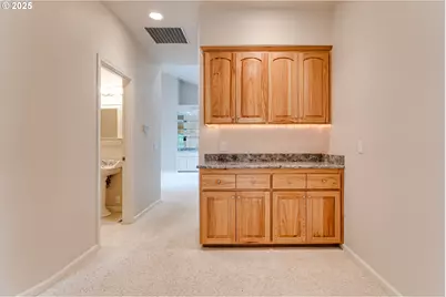 875 Sand Ave, Eugene, OR 97401 - Photo 13