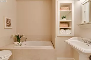 875 Sand Ave, Eugene, OR 97401 - Photo 13