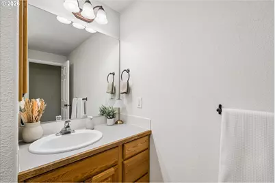 1076 Yew St, Junction City, OR 97448 - Photo 25