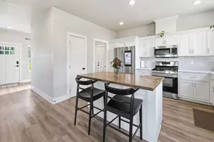 1310 Elm St, Junction City, OR 97448 - Photo 9