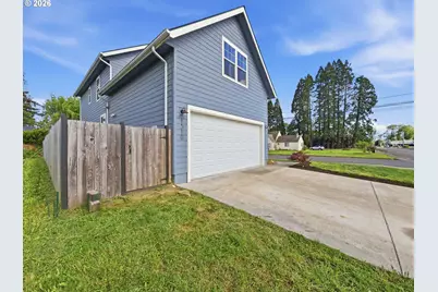 1310 Elm St, Junction City, OR 97448 - Photo 3