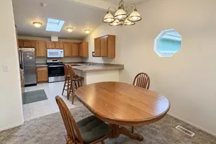 1454 Myrtle Ave, Coos Bay, OR 97420 - Photo 5
