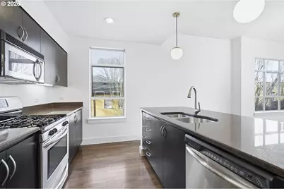 1930 NW Irving St #302, Portland, OR 97209 - Photo 7