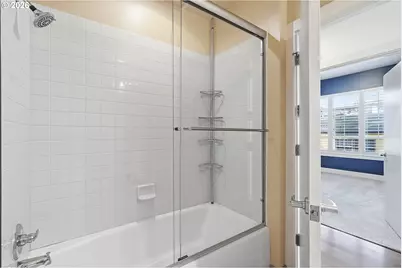 1930 NW Irving St #302, Portland, OR 97209 - Photo 13