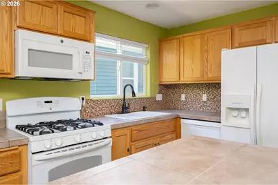 8211 SE 45th Ave, Portland, OR 97206 - Photo 9