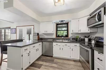 601 N 2nd St, Drain, OR 97435 - Photo 15