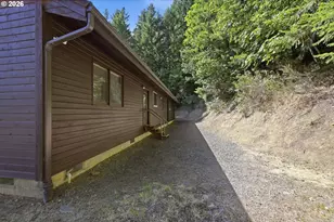 601 N 2nd St, Drain, OR 97435 - Photo 37