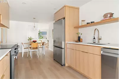 10904 SW 62nd Pl, Portland, OR 97219 - Photo 11