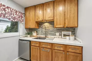 12905 SW Walker Rd, Beaverton, OR 97005 - Photo 13