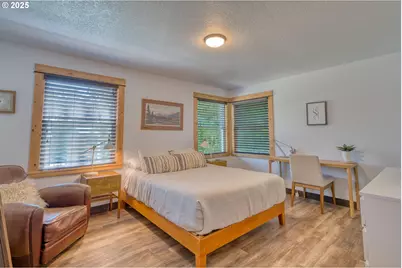 343 SE Wyers St, White Salmon, WA 98672 - Photo 11