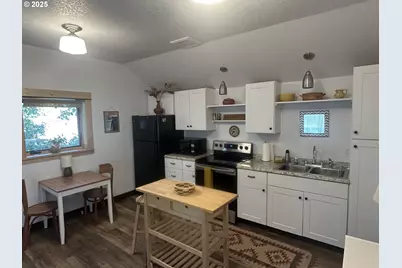 343 SE Wyers St, White Salmon, WA 98672 - Photo 27